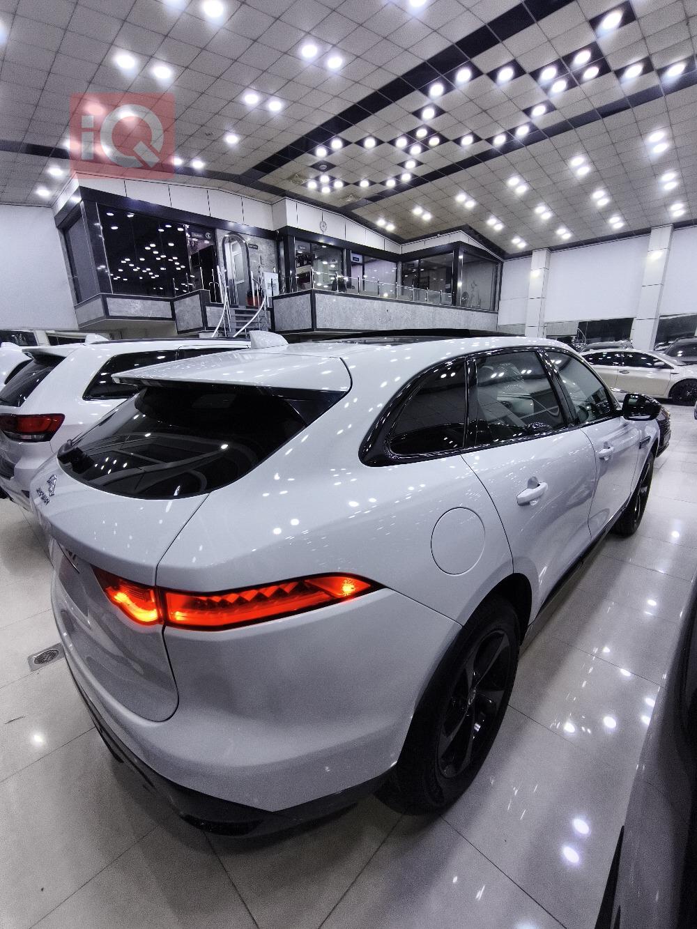 جاكوار إف-بيس